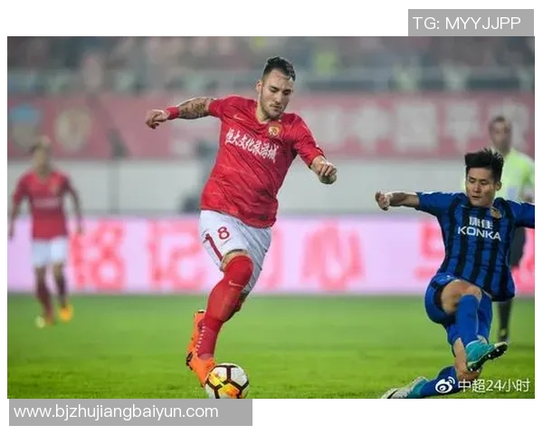 第九轮大连一方迎战广州恒大全力争胜展现球队实力与斗志